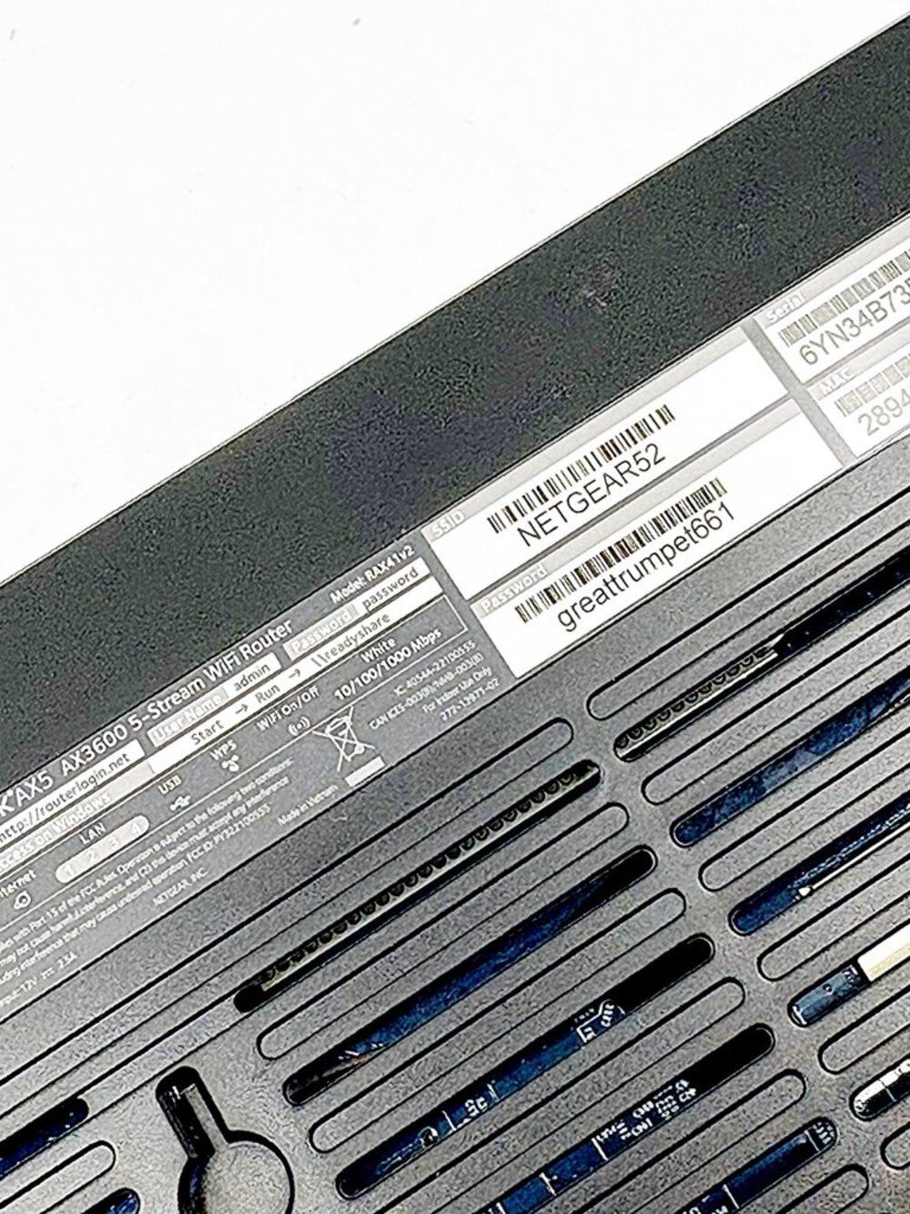 NETGEAR Nighthawk AX3600 WiFi 6 Router RAX41 Fast Dual Band - Picture 9 of 10